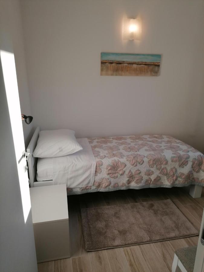 Apartment Nada 2 Malinska Esterno foto
