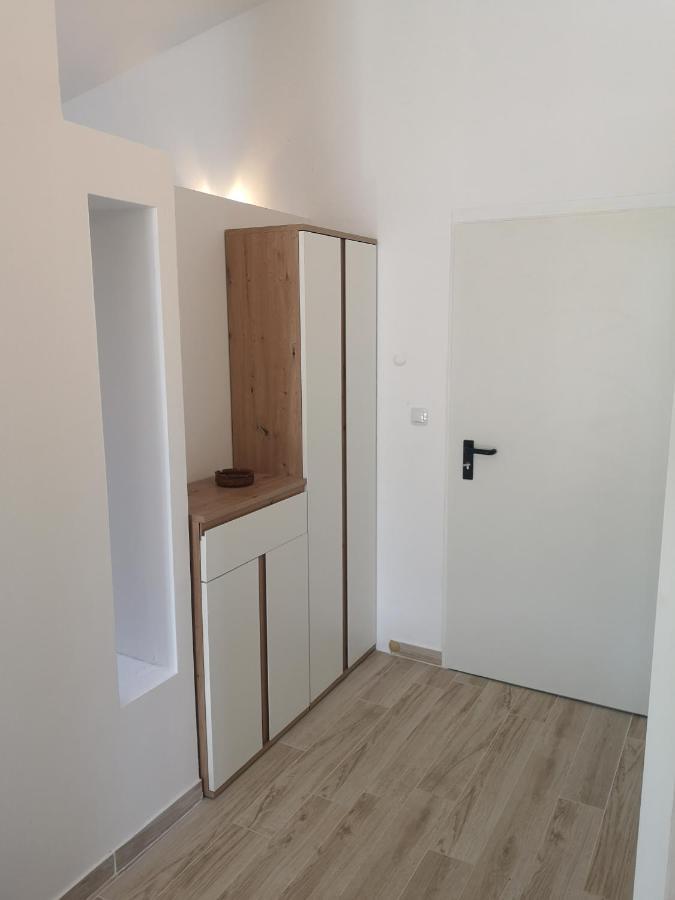Apartment Nada 2 Malinska Esterno foto